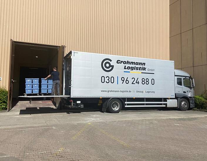 Grohmann Logistik LKW beim Umzug für das Patent- und Markenamt Berlin