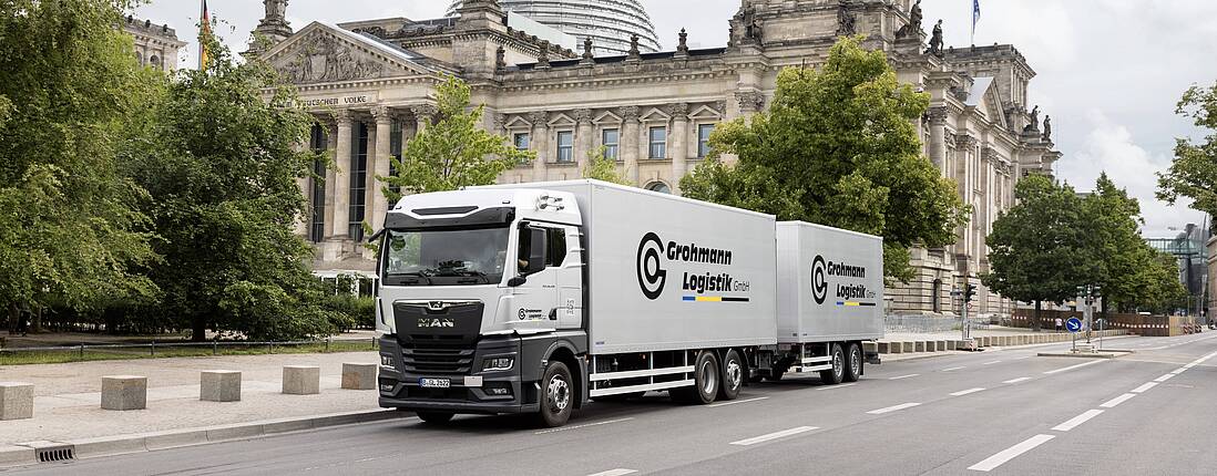 Grohmann Logistik LKW vor Reichstag